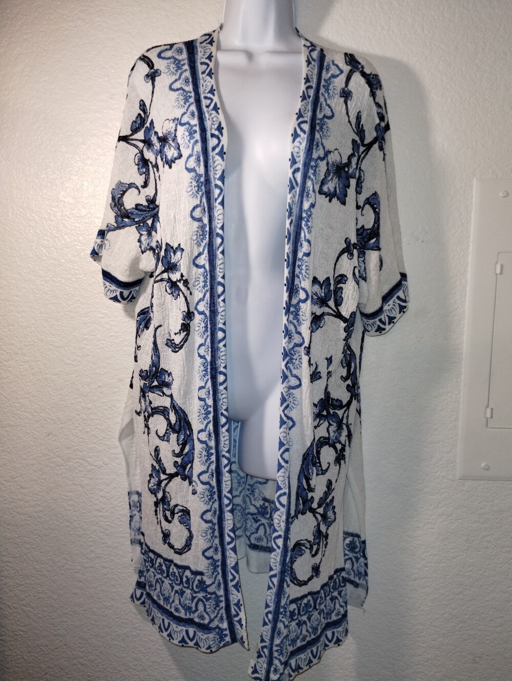 Chico's Duster Blue White Size Small Lightweight Gauzy